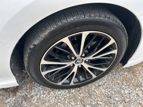 2020 Toyota Camry SE