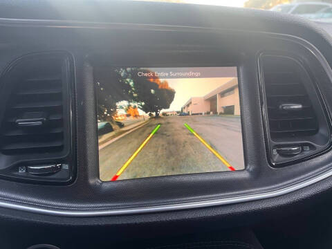 2016 Dodge Challenger 392 HEMI Scat Pack Shaker