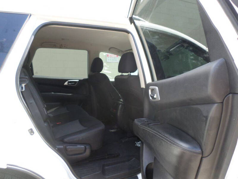 2019 Nissan Pathfinder S
