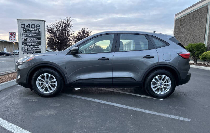 2022 Ford Escape S