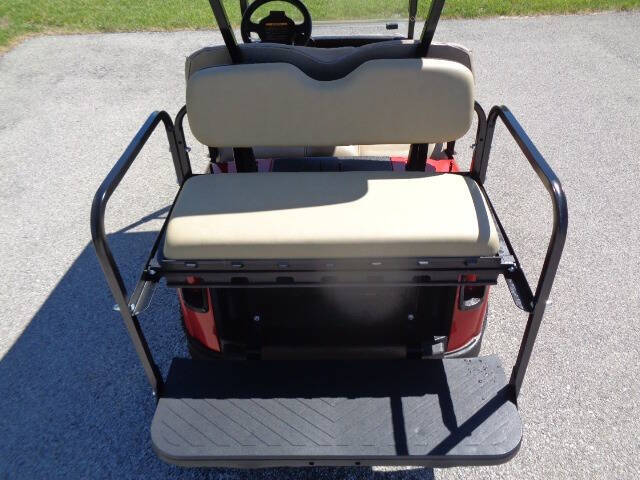 2017 E-Z-GO RXV