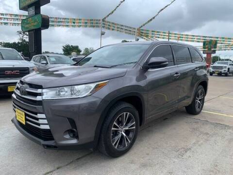2018 Toyota Highlander for sale at Pasadena Auto Planet in Houston TX