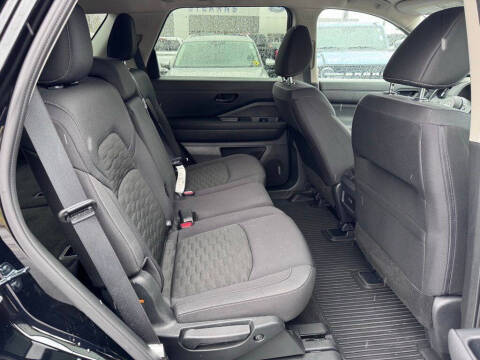 2025 Nissan Pathfinder S