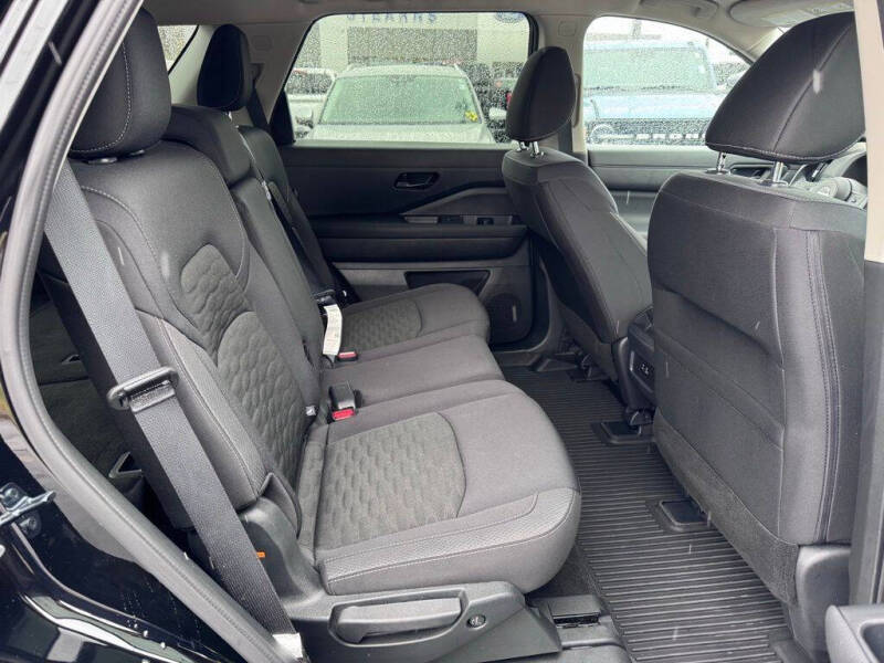 2025 Nissan Pathfinder S