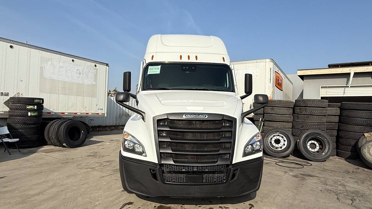 2020 Freightliner Cascadia for sale at KING TRUCK TRAILER SALES in Bakersfield, CA