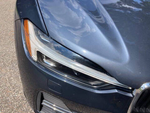 2023 Volvo XC60 B5 Core