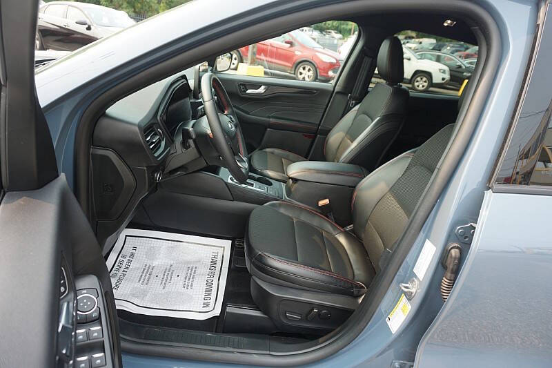 2025 Ford Escape ST-Line Select