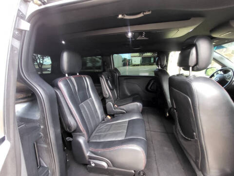 2016 Dodge Grand Caravan R/T