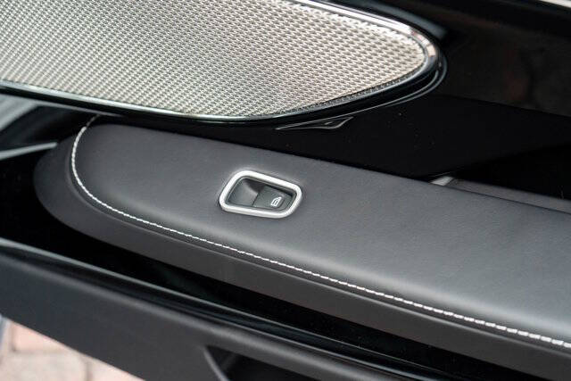 2026 Aston Martin DB12 38