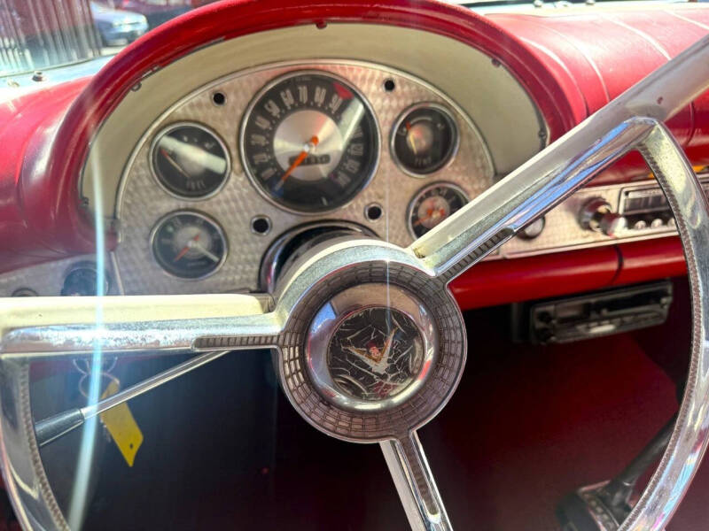 1957 Ford Thunderbird