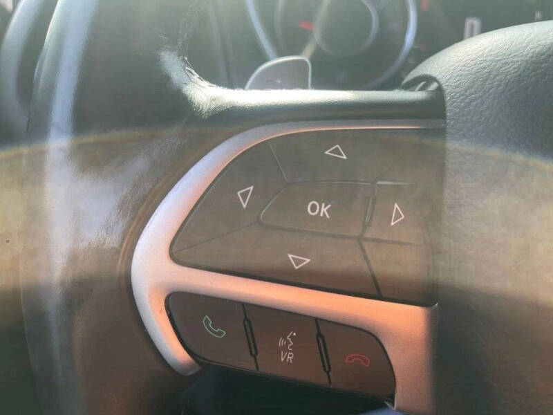 2015 Dodge Challenger SXT Plus