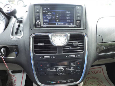 2016 Chrysler Town and Country Touring