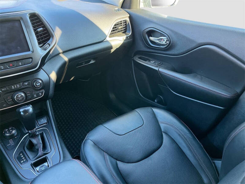 2019 Jeep Cherokee Trailhawk