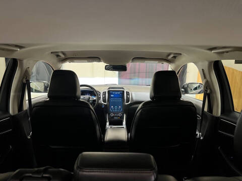2022 Ford Edge Titanium