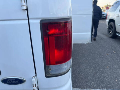 2011 Ford E-Series E-250