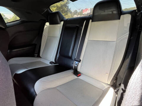 2015 Dodge Challenger SXT Plus
