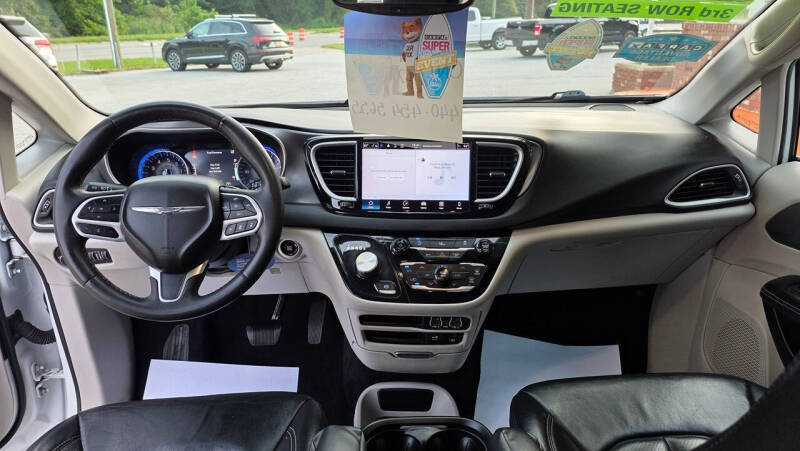 2022 Chrysler Pacifica Touring L