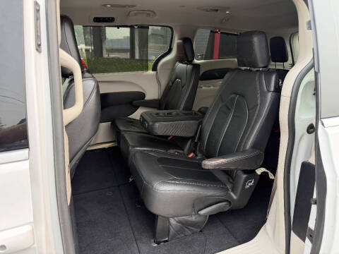 2017 Chrysler Pacifica Touring Plus