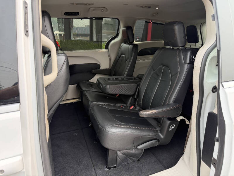 2017 Chrysler Pacifica Touring Plus