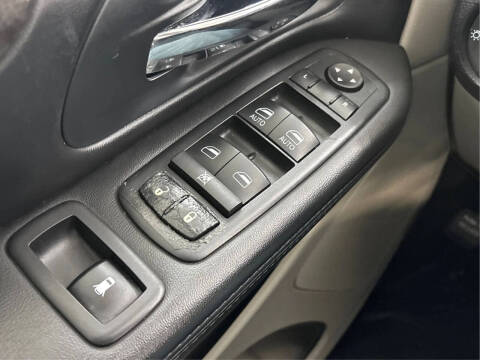 2011 Dodge Grand Caravan Crew