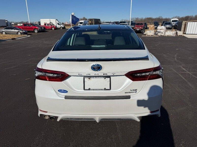 2022 Toyota Camry Hybrid XSE
