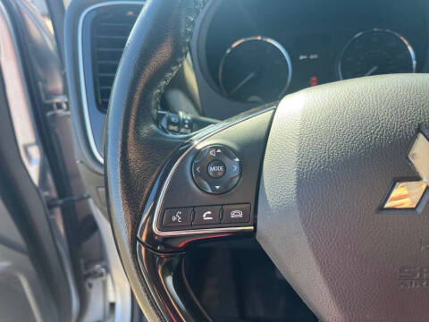 2016 Mitsubishi Outlander SE