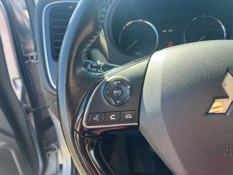 2016 Mitsubishi Outlander SE