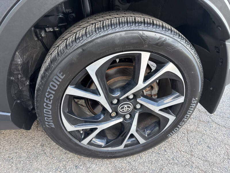 2021 Toyota C-HR XLE