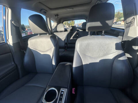 2013 Toyota Prius v Five