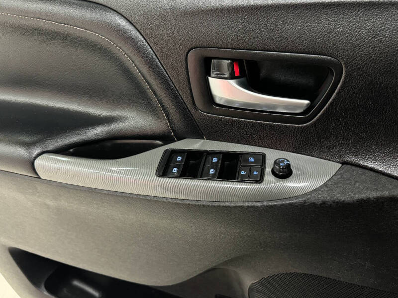 2018 Toyota Sienna SE Premium 8-Passenger