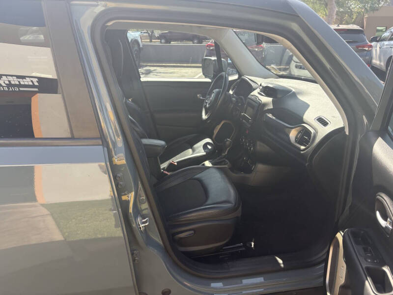 2017 Jeep Renegade Deserthawk