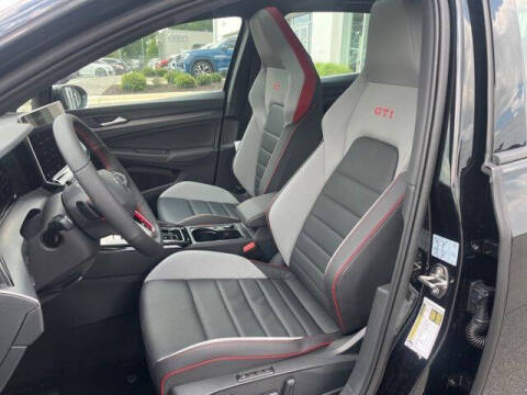 2025 Volkswagen Golf GTI SE