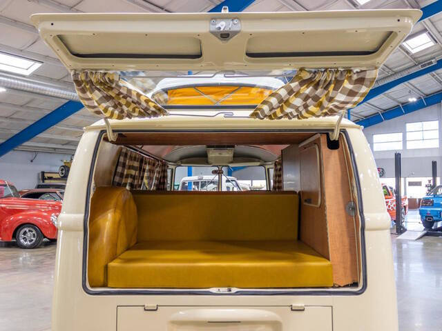 1967 Volkswagen Westfalia Camper