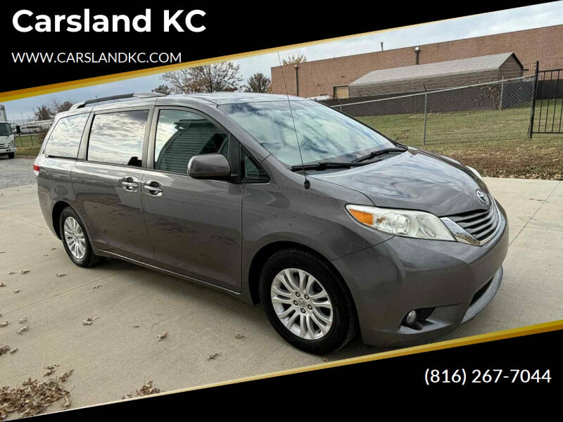 2014 Toyota Sienna XLE's photo