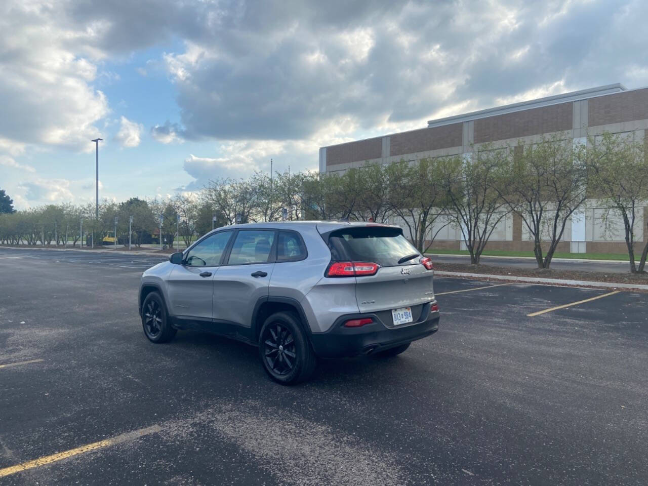 2016 Jeep Cherokee for sale at ZAKS AUTO INC in Detroit, MI