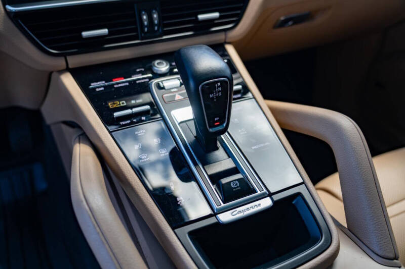 2019 Porsche Cayenne E-Hybrid