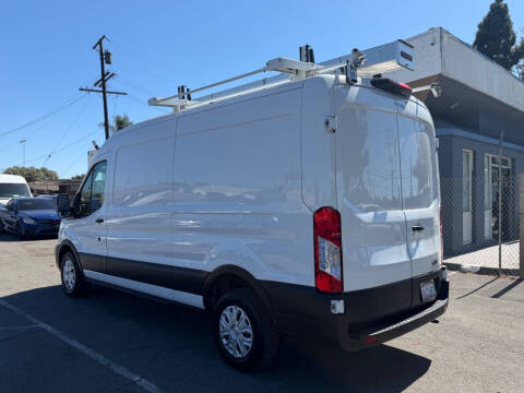 2022 Ford E-Transit 350
