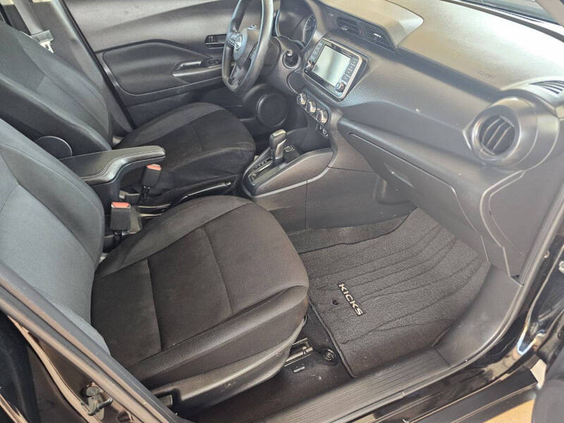 2023 Nissan Kicks S
