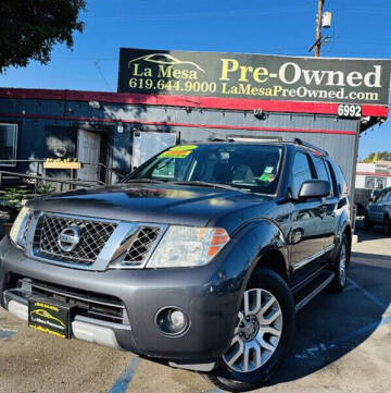 2011 Nissan Pathfinder LE
