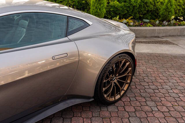 2025 Aston Martin Vantage