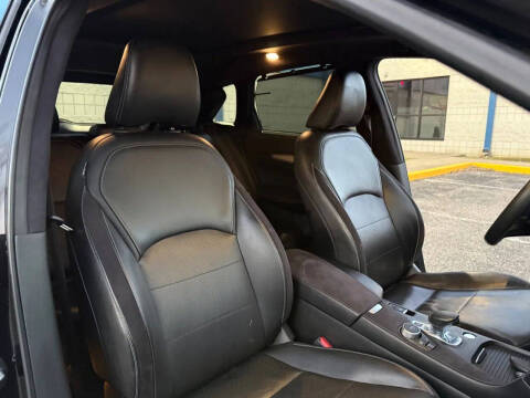 2019 Infiniti QX50 Essential