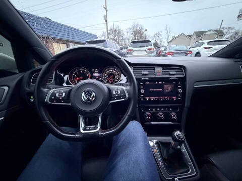 2020 Volkswagen Golf GTI S