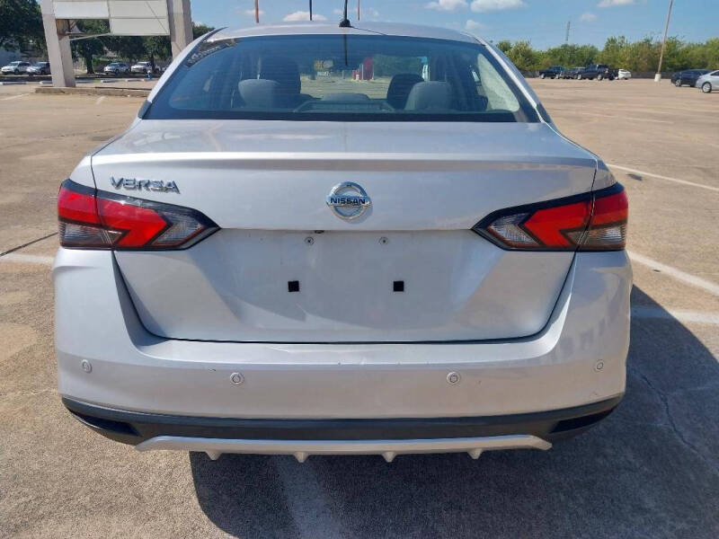 2020 Nissan Versa Sedan S photo 6