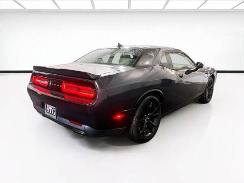 2018 Dodge Challenger SXT Plus