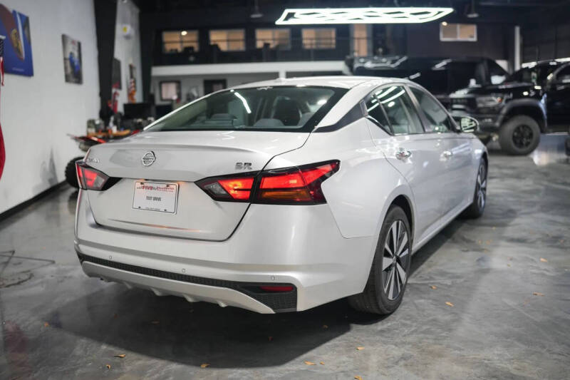 2021 Nissan Altima 2.5 SV