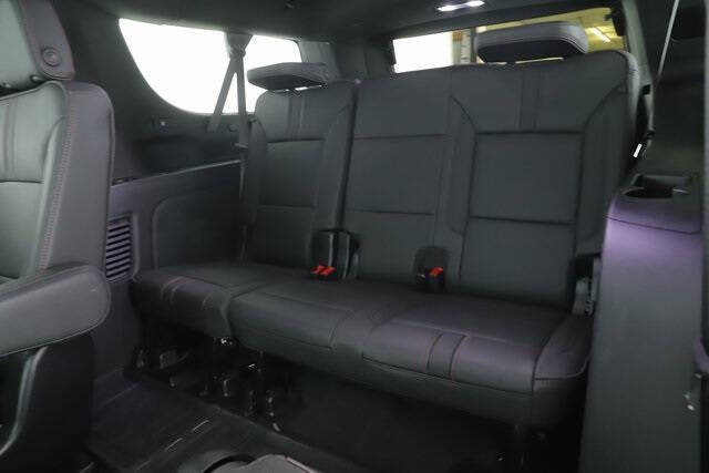 2025 Chevrolet Suburban RST