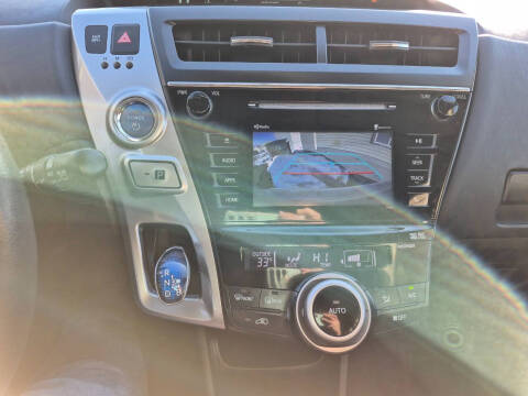 2015 Toyota Prius v Five