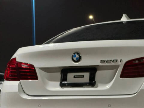 2015 BMW 5 Series 528i