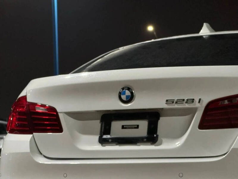 2015 BMW 5 Series 528i