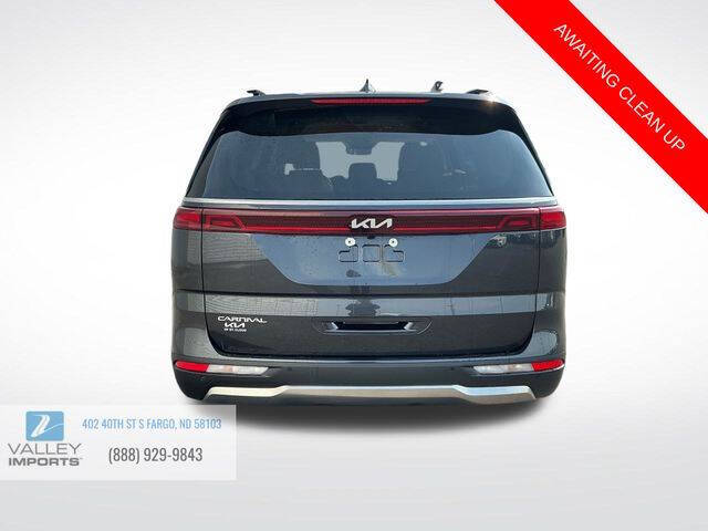 2023 Kia Carnival SX